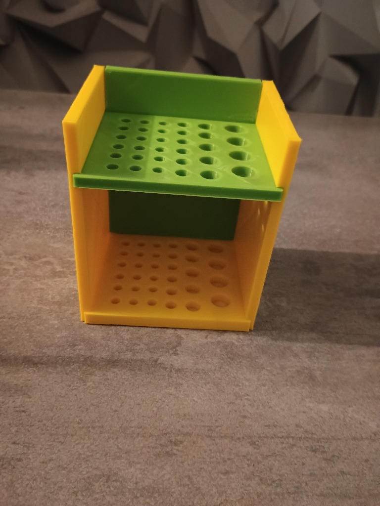 Organizer na pędzelki