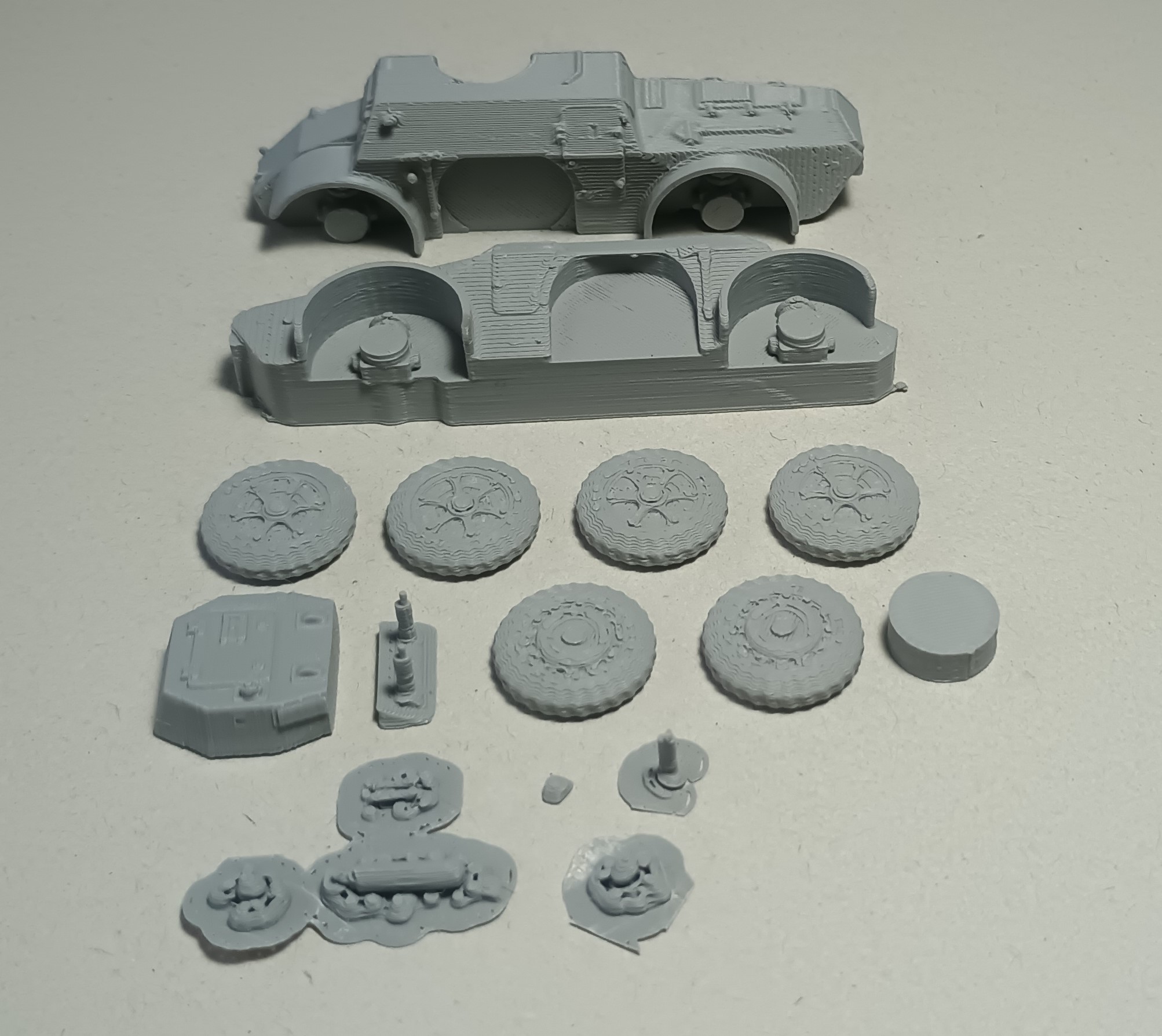 Samochód pancerny Autoblindo 40 (AB 40) 1:72