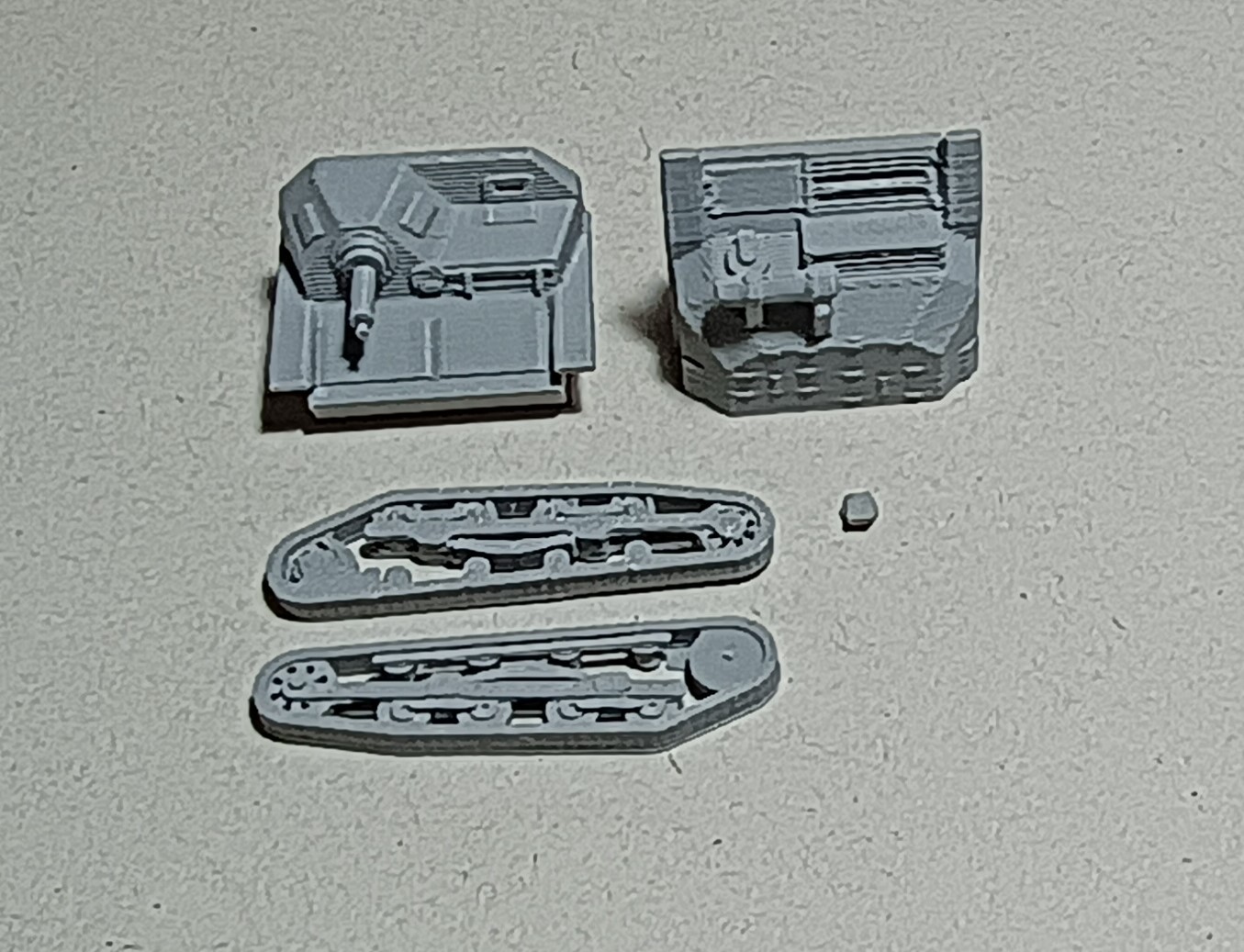 Tankietka TKS z km. Browning 1:72