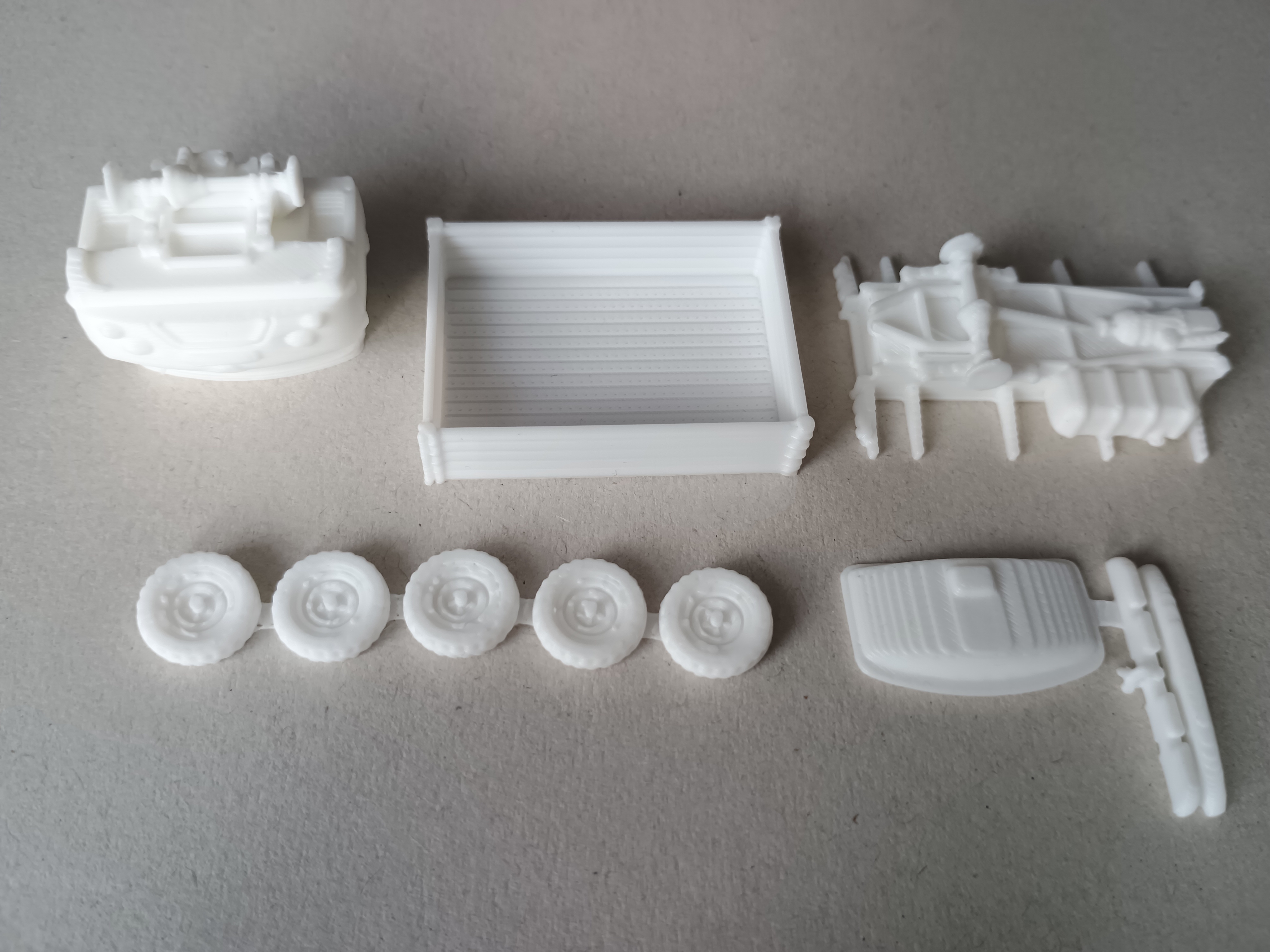 UAZ 452 bez plandeki 1:72