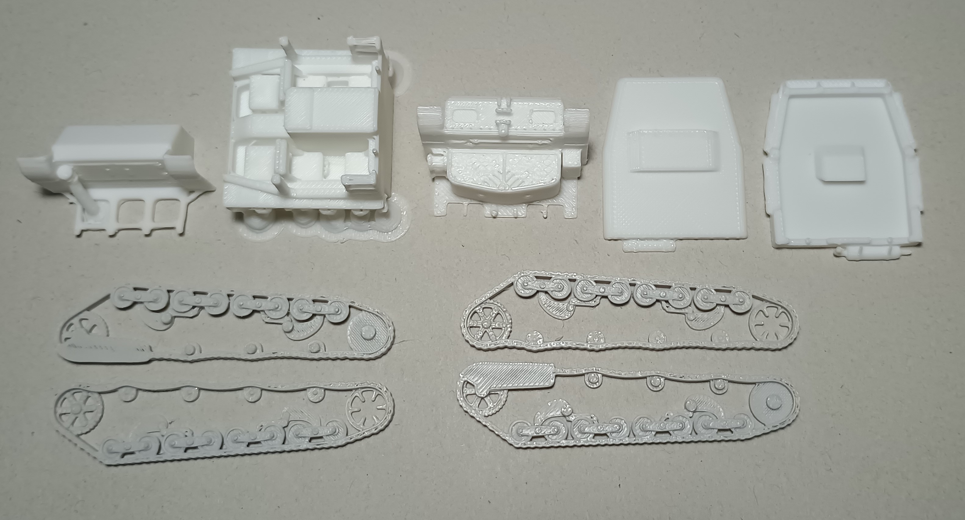 Ciągnik C7P 1:72